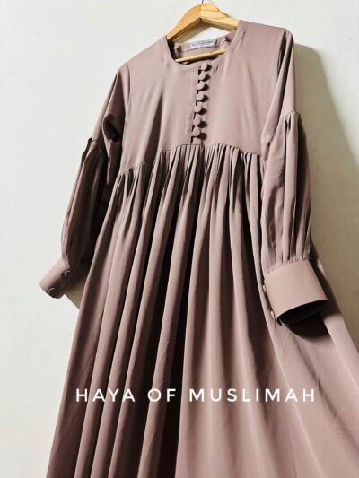Button Abaya